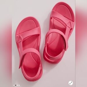 VGUC Teva Hurricane Drift Sandal Pink Big Kid 1 Waterproof adjustable